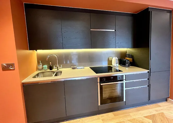 The Aviator's Attic - Luxury Centre Retreat Апартаменты *