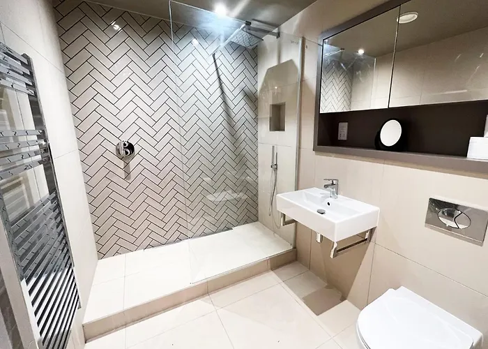 The Aviator's Attic - Luxury Centre Retreat Апартаменты *