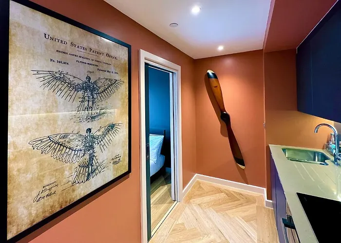 Апартаменты The Aviator's Attic - Luxury Centre Retreat Йорк